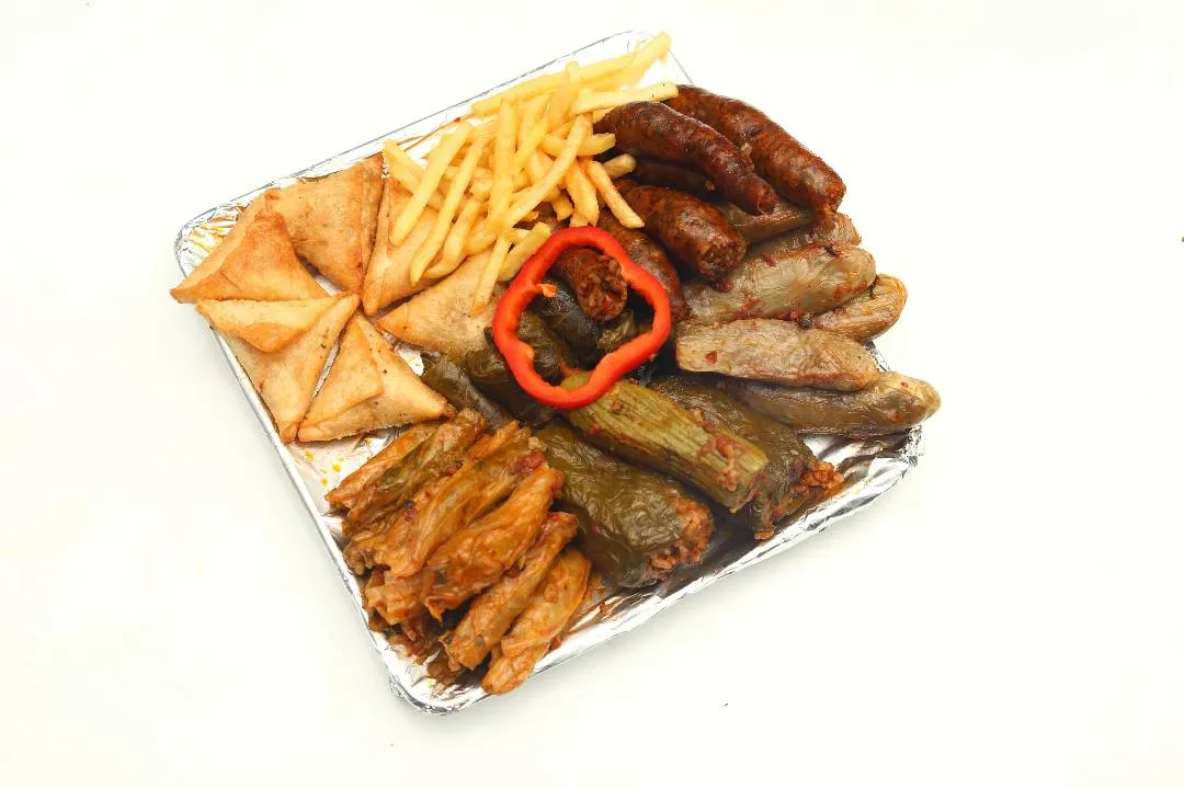 طبق مقبلات عائلى